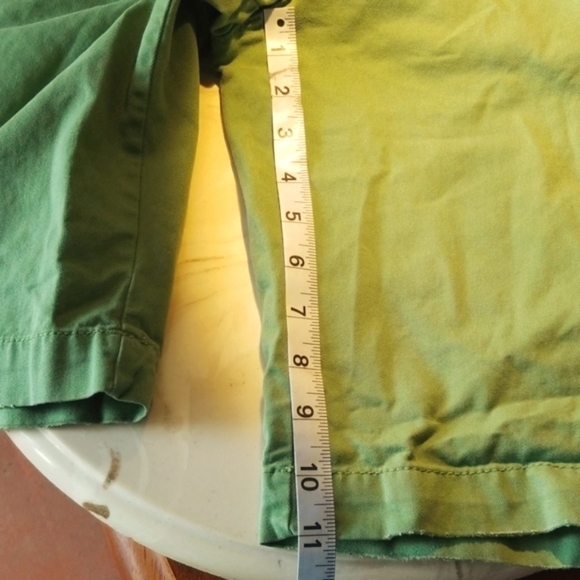 Old Navy Green Burmuda shorts - Picture 8 of 8